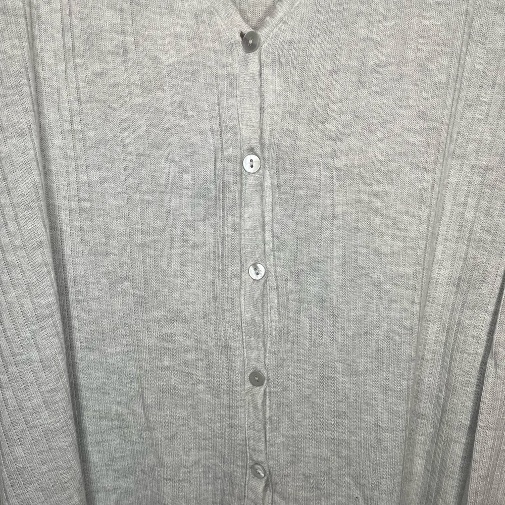 Ava & Viv Long Sleeve V-Neck Button Up Shirt - Picture 4 of 4
